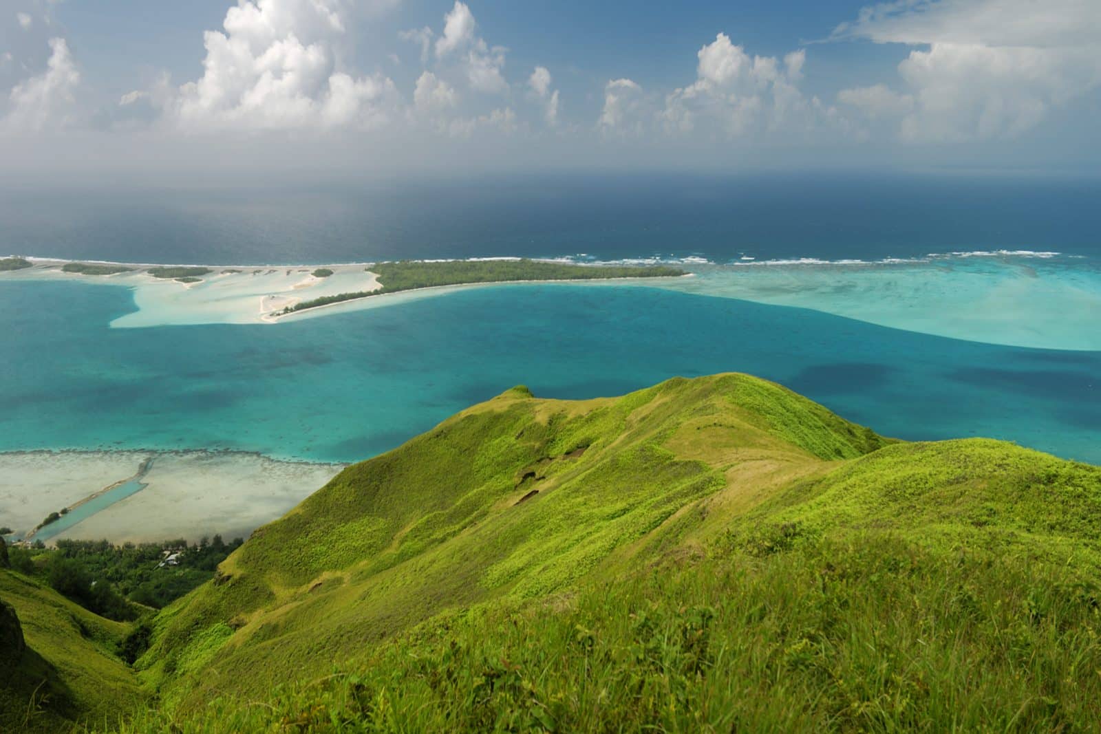 Vue de haut de Raivavae